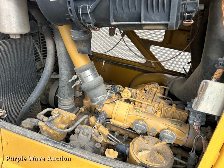 image for item DO1002 Caterpillar D6N XL dozer