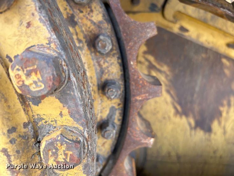 image for item DO1002 Caterpillar D6N XL dozer