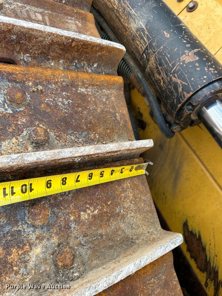 image for item DO1002 Caterpillar D6N XL dozer