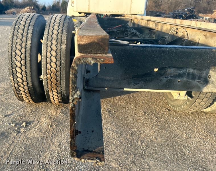 image for item DO1007 2005 Kenworth T300 truck cab and chassis