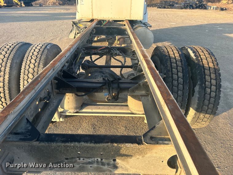 image for item DO1007 2005 Kenworth T300 truck cab and chassis