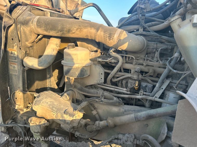 image for item DO1007 2005 Kenworth T300 truck cab and chassis