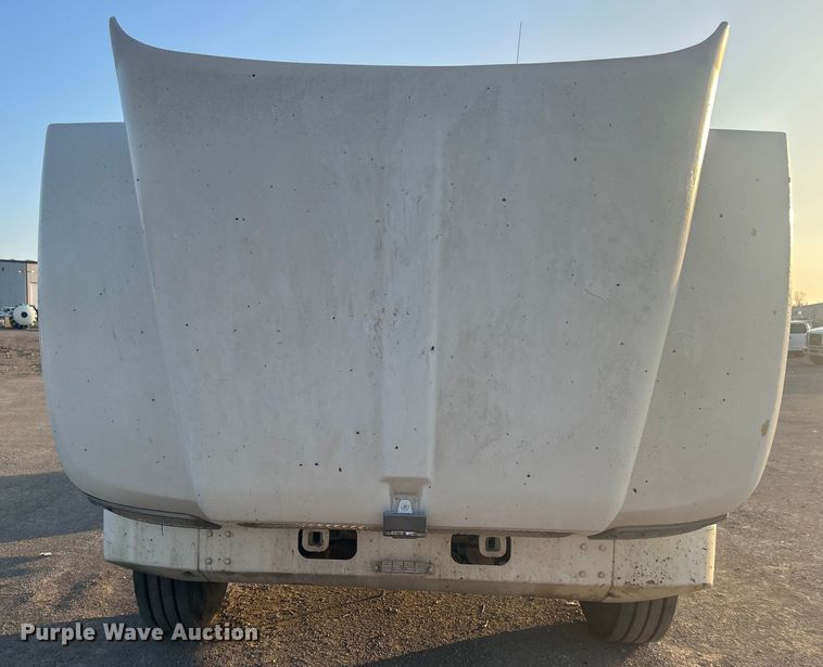 image for item DO1007 2005 Kenworth T300 truck cab and chassis