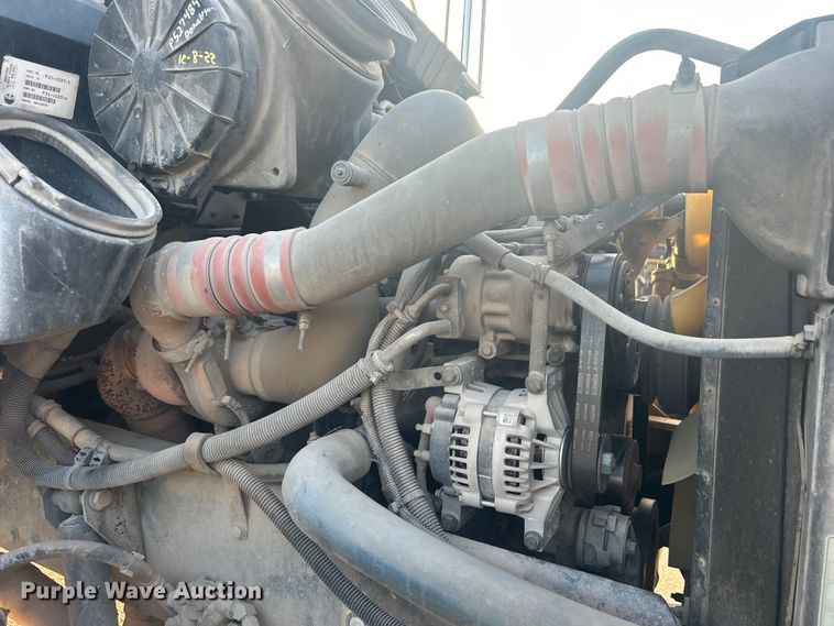 image for item DO1007 2005 Kenworth T300 truck cab and chassis