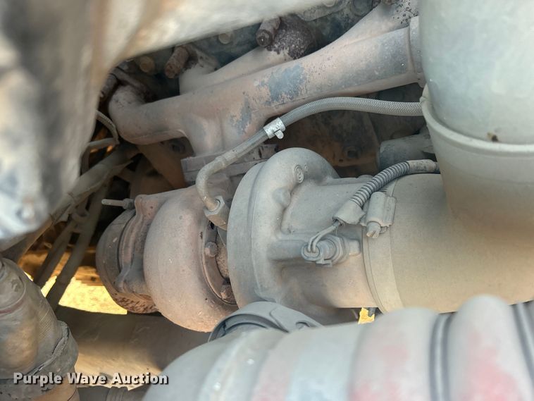 image for item DO1007 2005 Kenworth T300 truck cab and chassis