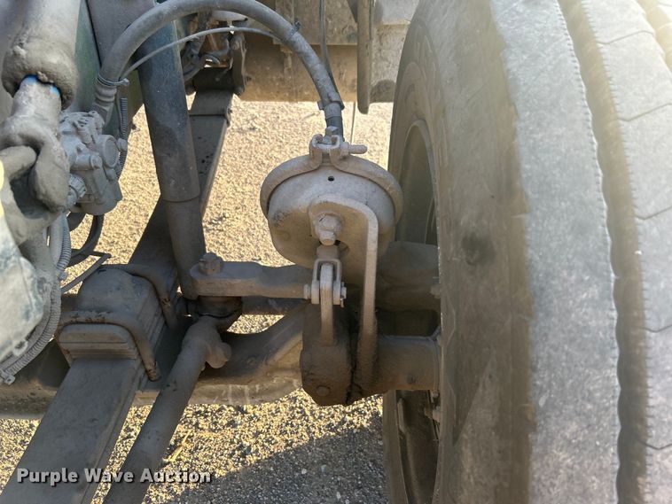 image for item DO1007 2005 Kenworth T300 truck cab and chassis