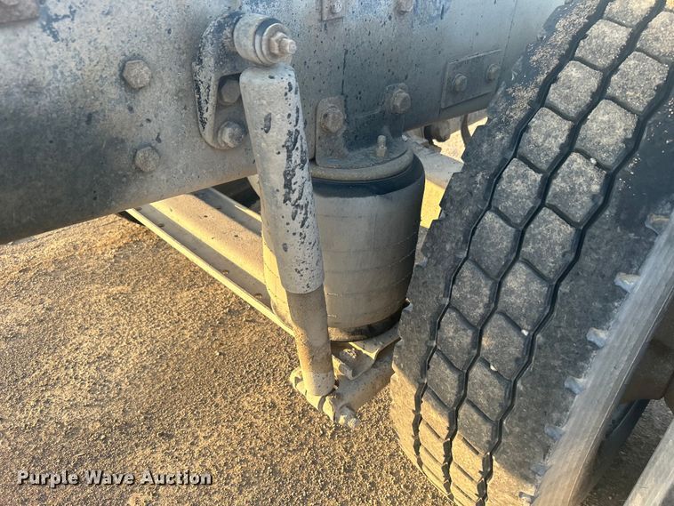 image for item DO1007 2005 Kenworth T300 truck cab and chassis