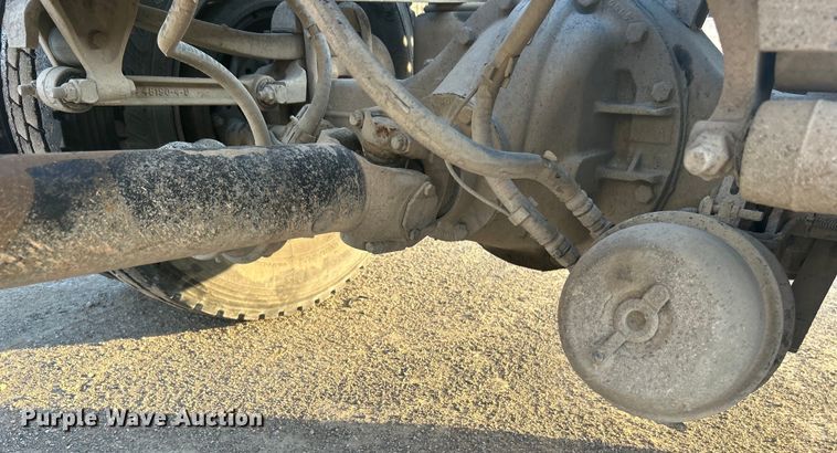 image for item DO1007 2005 Kenworth T300 truck cab and chassis