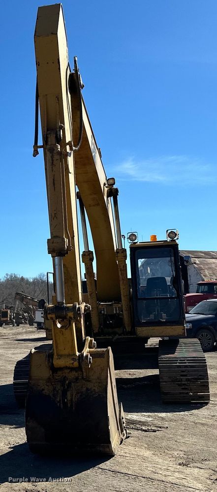 image for item DO3277 1992 Caterpillar EL240C excavator
