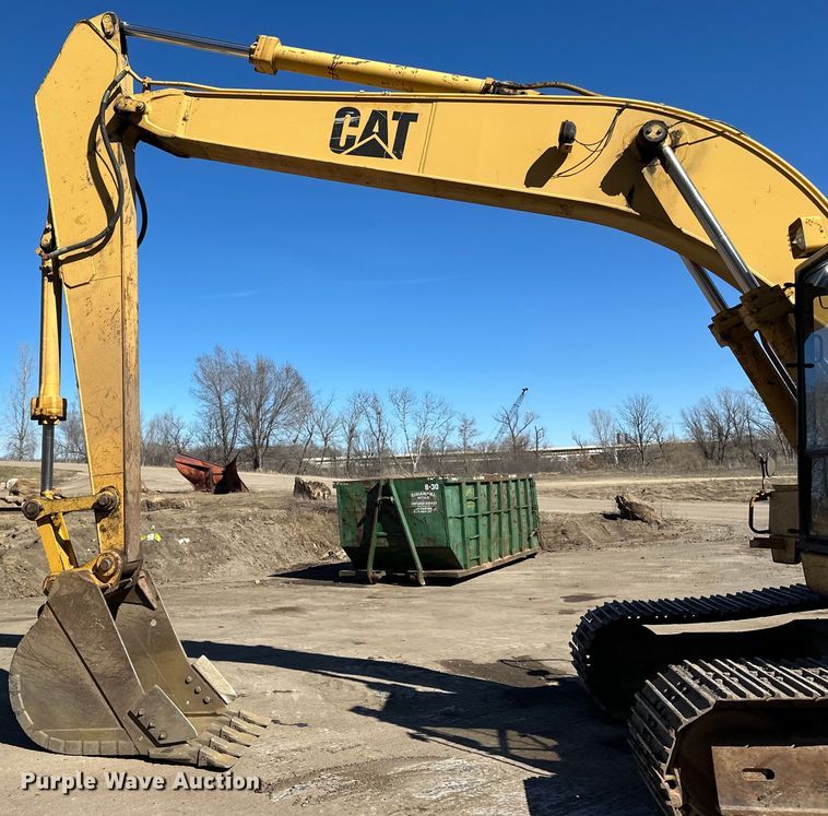 image for item DO3277 1992 Caterpillar EL240C excavator