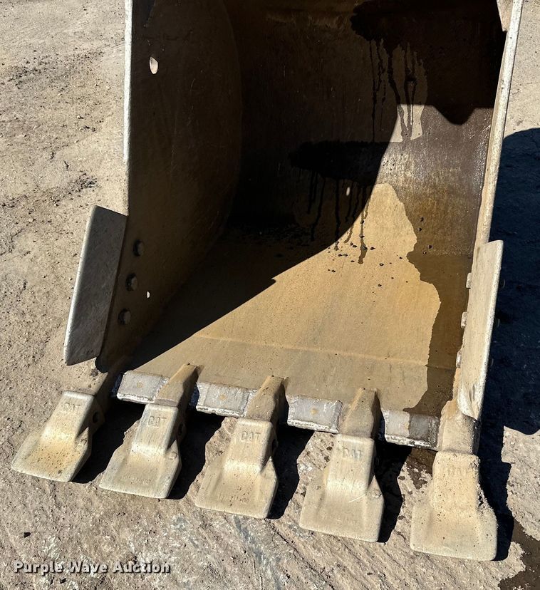 image for item DO3277 1992 Caterpillar EL240C excavator