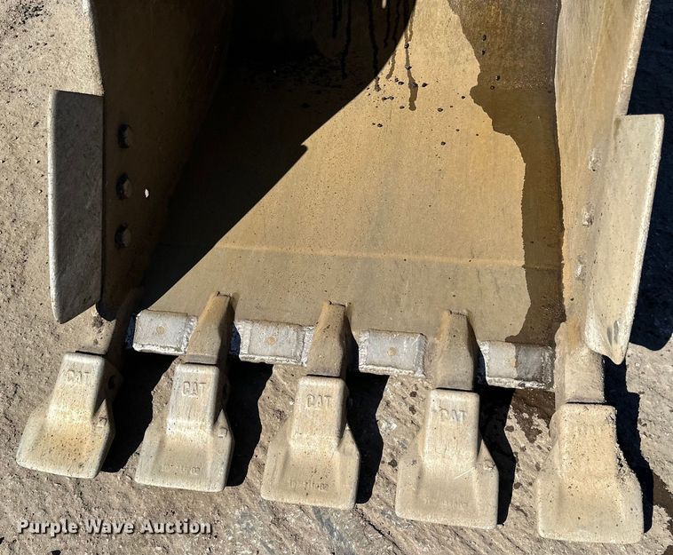 image for item DO3277 1992 Caterpillar EL240C excavator