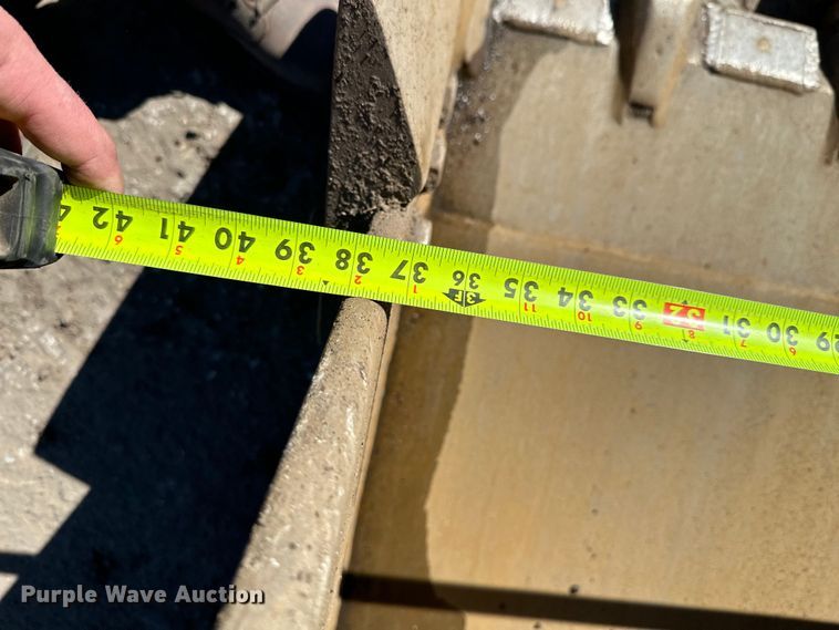 image for item DO3277 1992 Caterpillar EL240C excavator