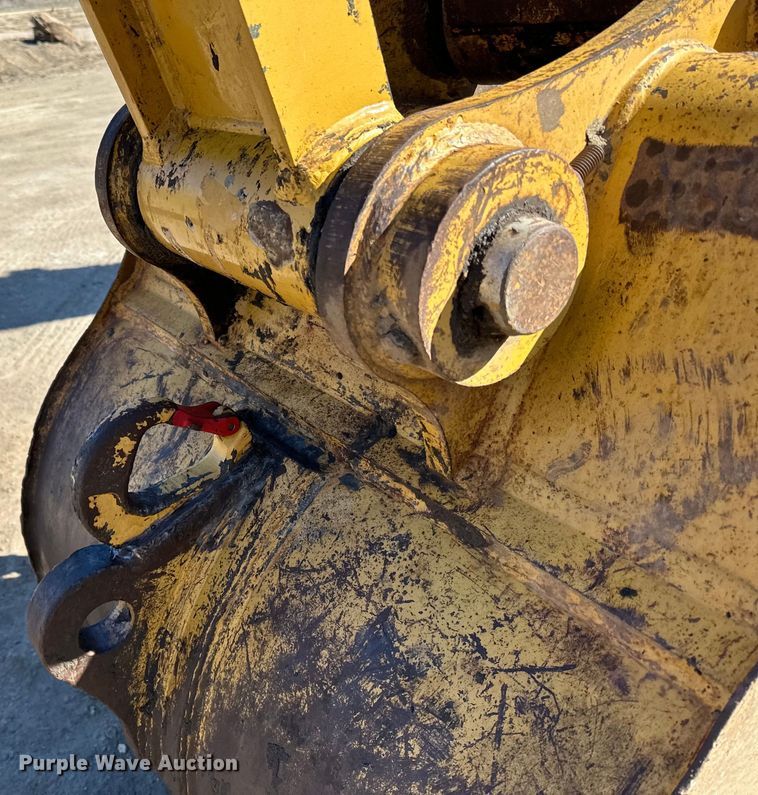 image for item DO3277 1992 Caterpillar EL240C excavator