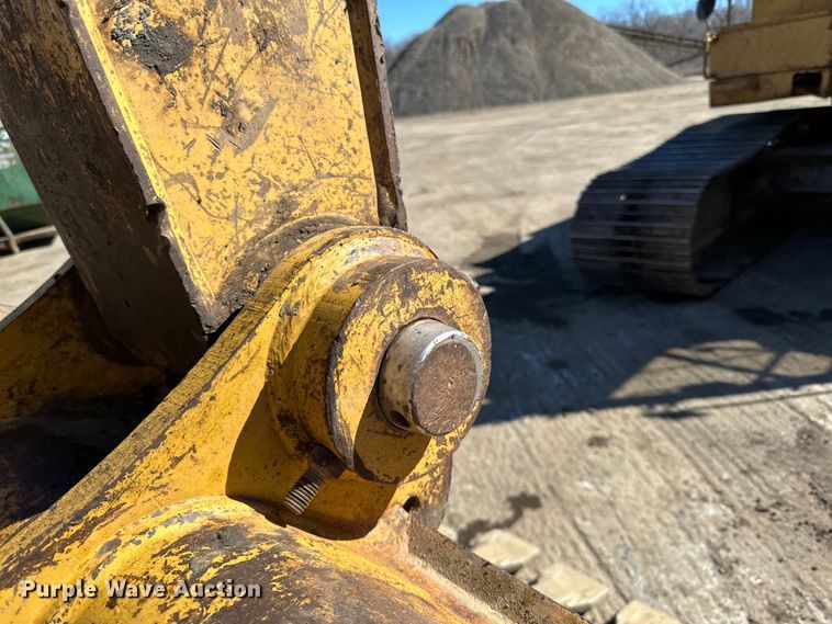 image for item DO3277 1992 Caterpillar EL240C excavator