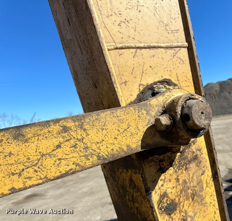 image for item DO3277 1992 Caterpillar EL240C excavator