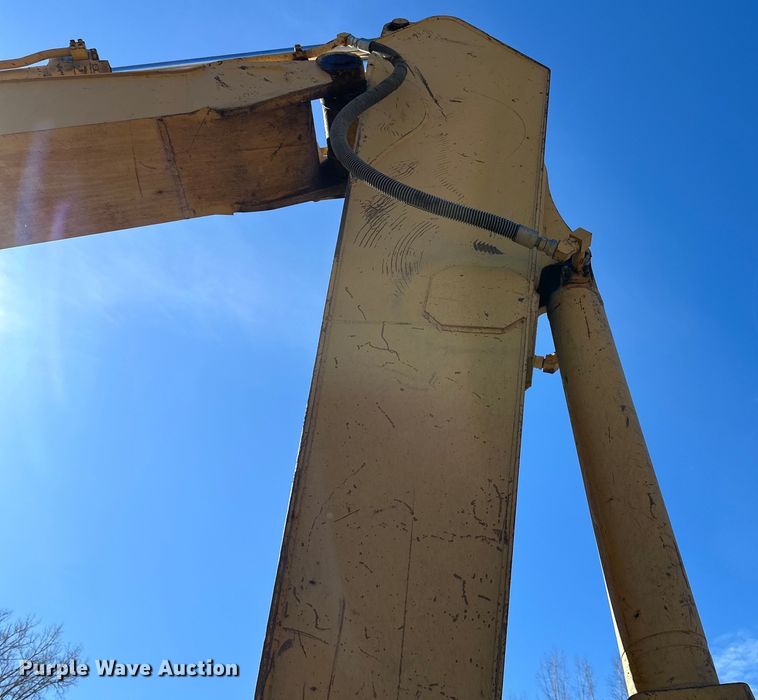 image for item DO3277 1992 Caterpillar EL240C excavator