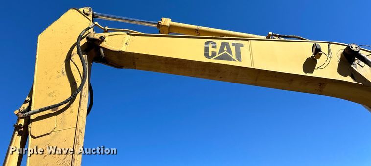 image for item DO3277 1992 Caterpillar EL240C excavator