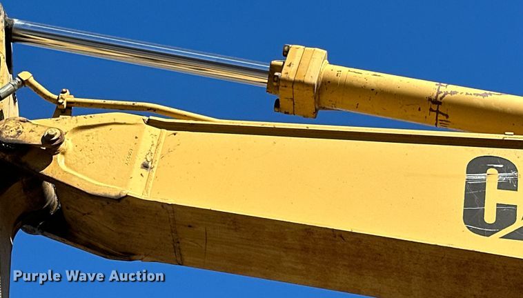 image for item DO3277 1992 Caterpillar EL240C excavator