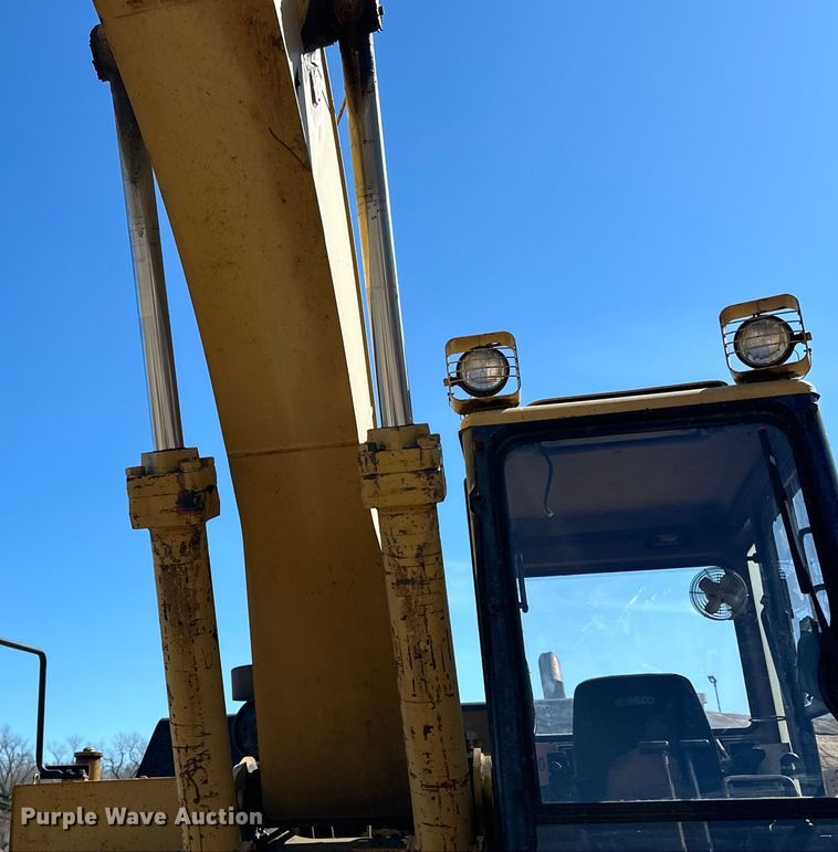 image for item DO3277 1992 Caterpillar EL240C excavator