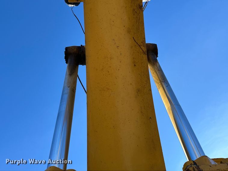 image for item DO3277 1992 Caterpillar EL240C excavator