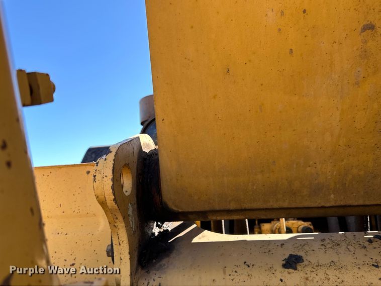 image for item DO3277 1992 Caterpillar EL240C excavator