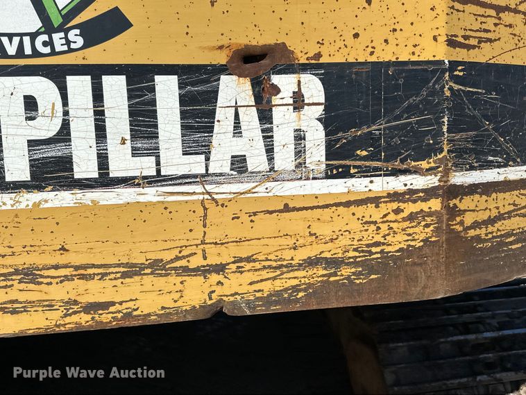 image for item DO3277 1992 Caterpillar EL240C excavator