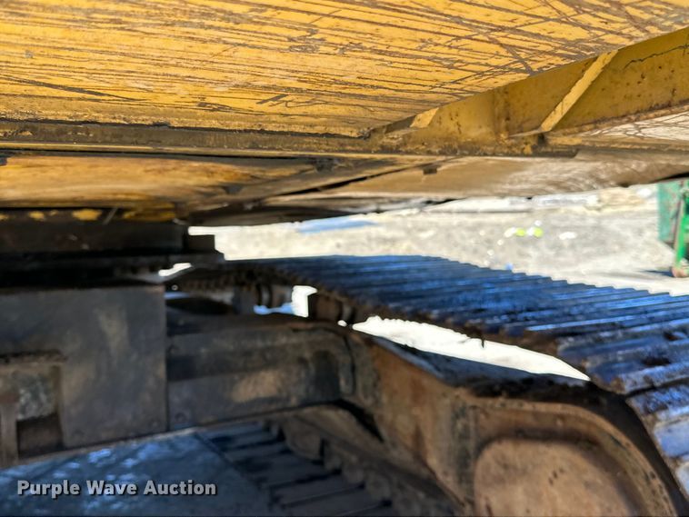 image for item DO3277 1992 Caterpillar EL240C excavator