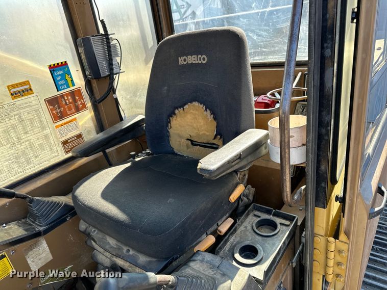 image for item DO3277 1992 Caterpillar EL240C excavator