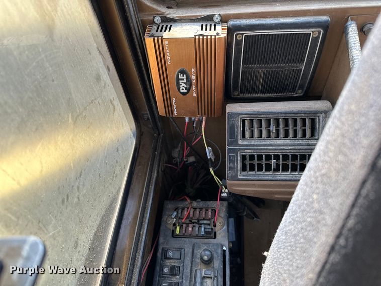 image for item DO3277 1992 Caterpillar EL240C excavator