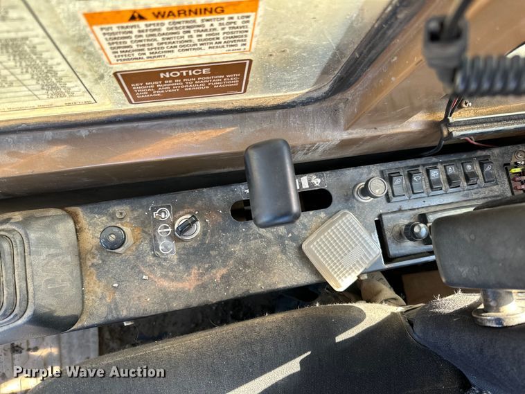 image for item DO3277 1992 Caterpillar EL240C excavator