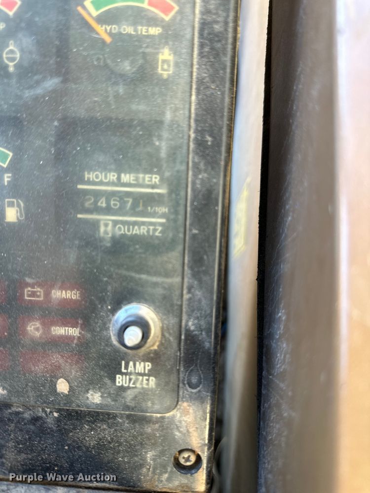 image for item DO3277 1992 Caterpillar EL240C excavator