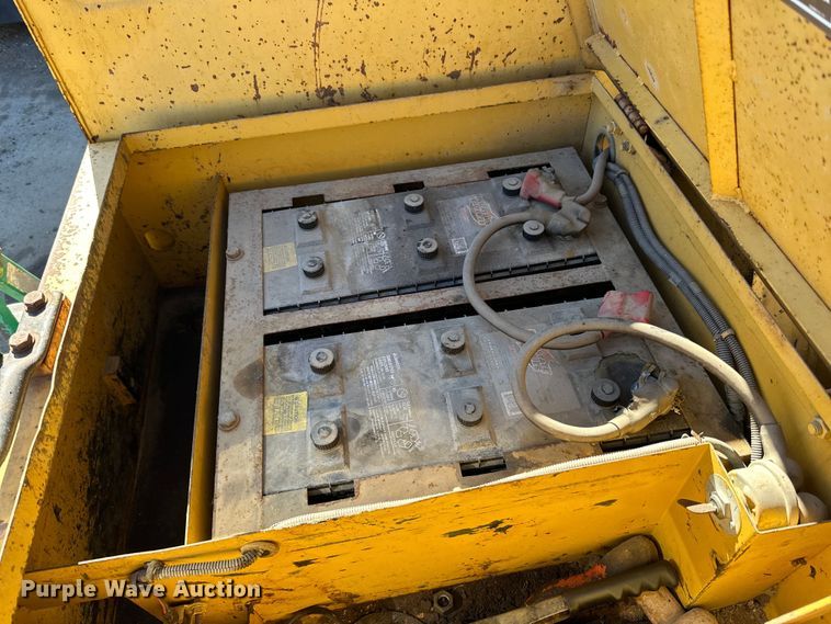 image for item DO3277 1992 Caterpillar EL240C excavator