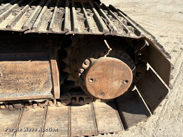 image for item DO3277 1992 Caterpillar EL240C excavator