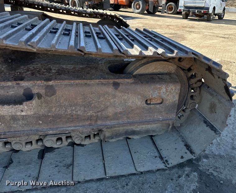 image for item DO3277 1992 Caterpillar EL240C excavator