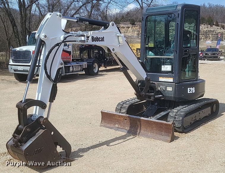 image for item DO4869 2016 Bobcat E26 mini excavator