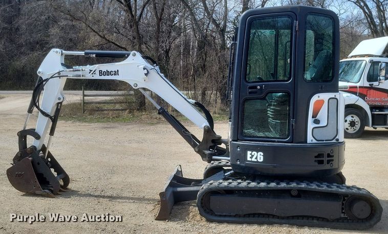 image for item DO4869 2016 Bobcat E26 mini excavator
