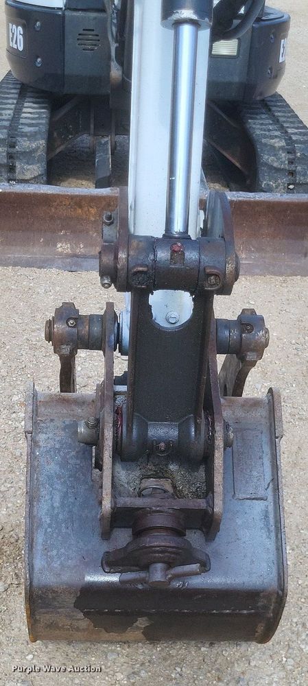 image for item DO4869 2016 Bobcat E26 mini excavator