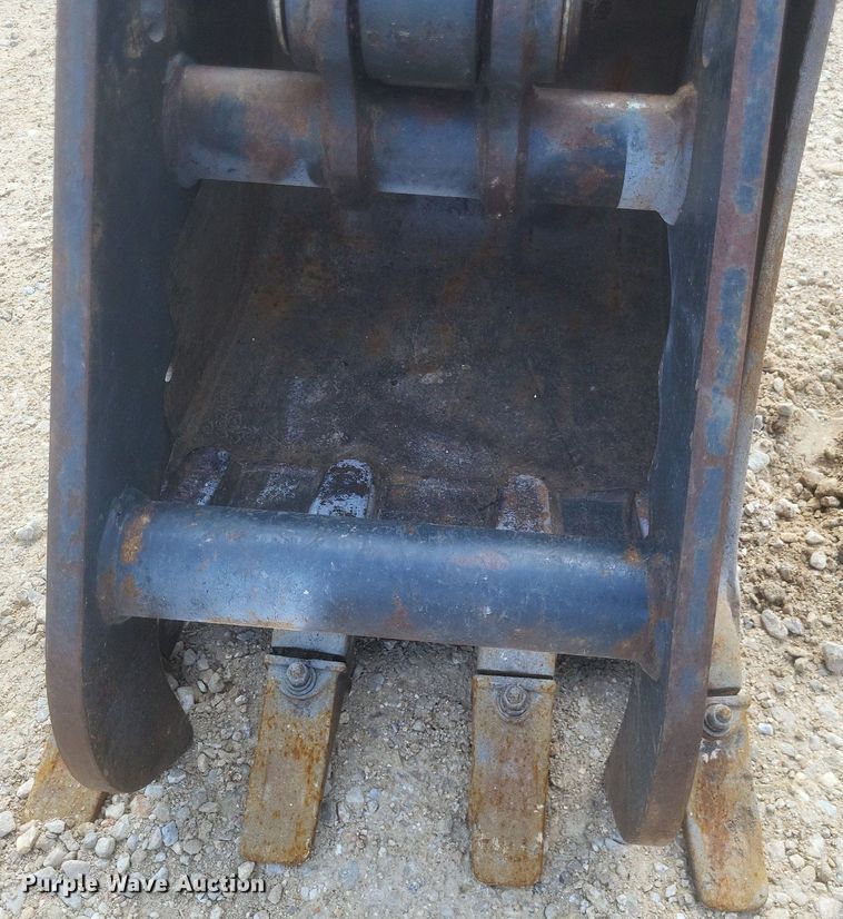 image for item DO4869 2016 Bobcat E26 mini excavator