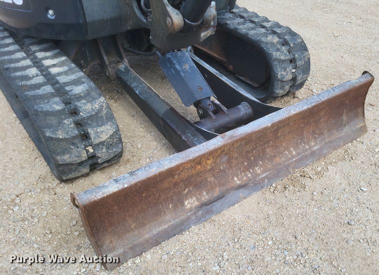 image for item DO4869 2016 Bobcat E26 mini excavator