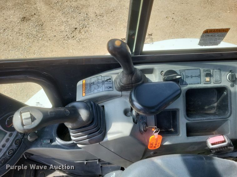 image for item DO4869 2016 Bobcat E26 mini excavator