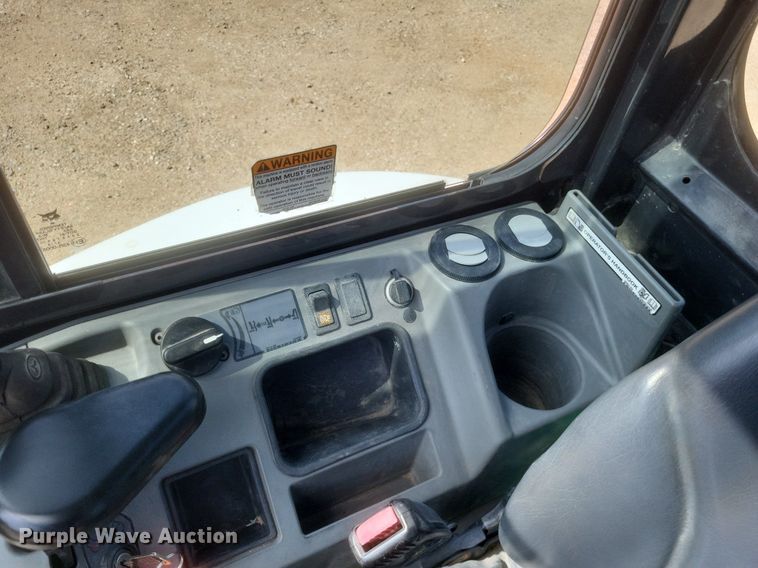 image for item DO4869 2016 Bobcat E26 mini excavator