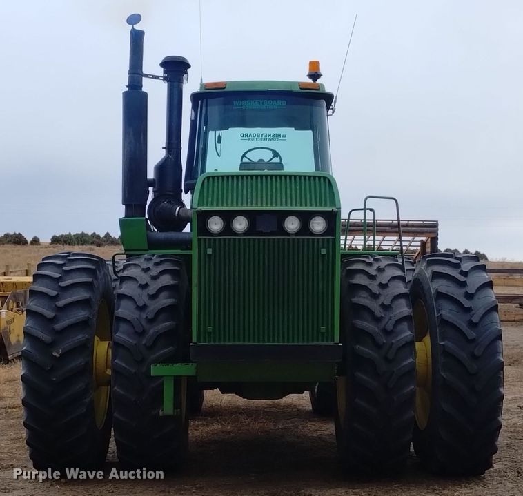 image for item DQ6021 1991 John Deere 8760 4WD tractor