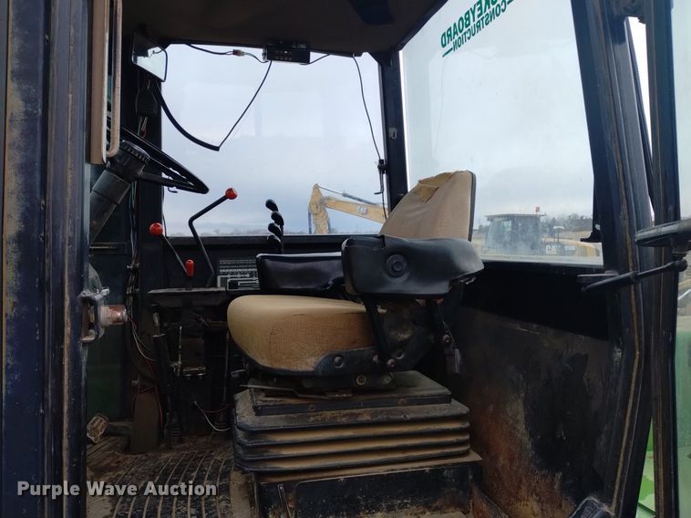 image for item DQ6021 1991 John Deere 8760 4WD tractor