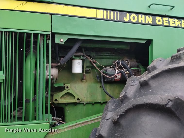 image for item DQ6021 1991 John Deere 8760 4WD tractor