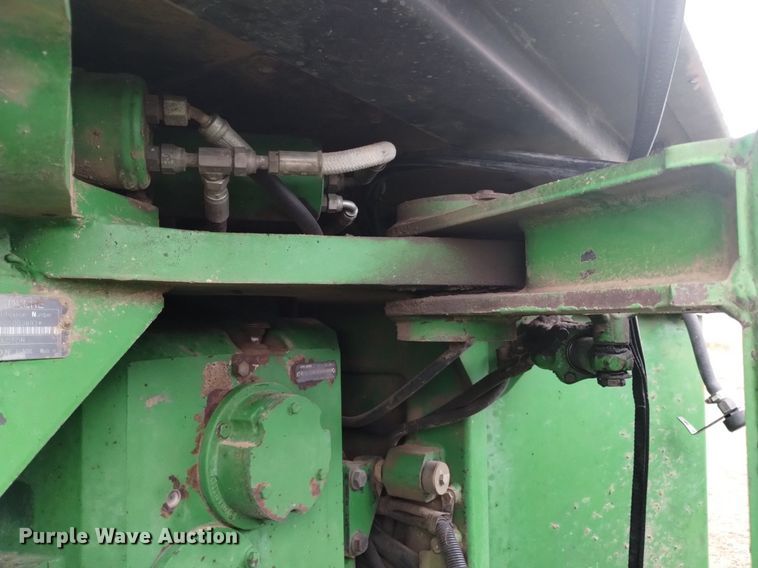 image for item DQ6021 1991 John Deere 8760 4WD tractor