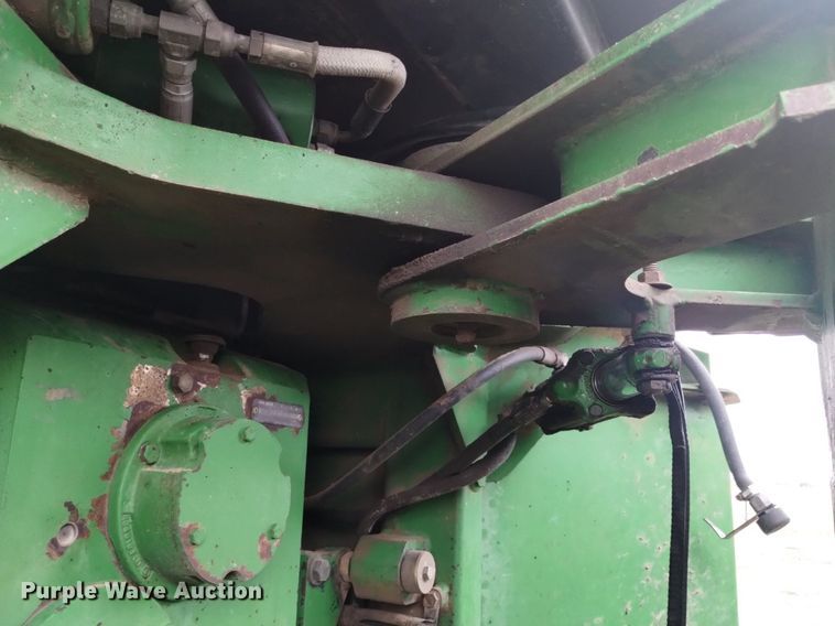 image for item DQ6021 1991 John Deere 8760 4WD tractor