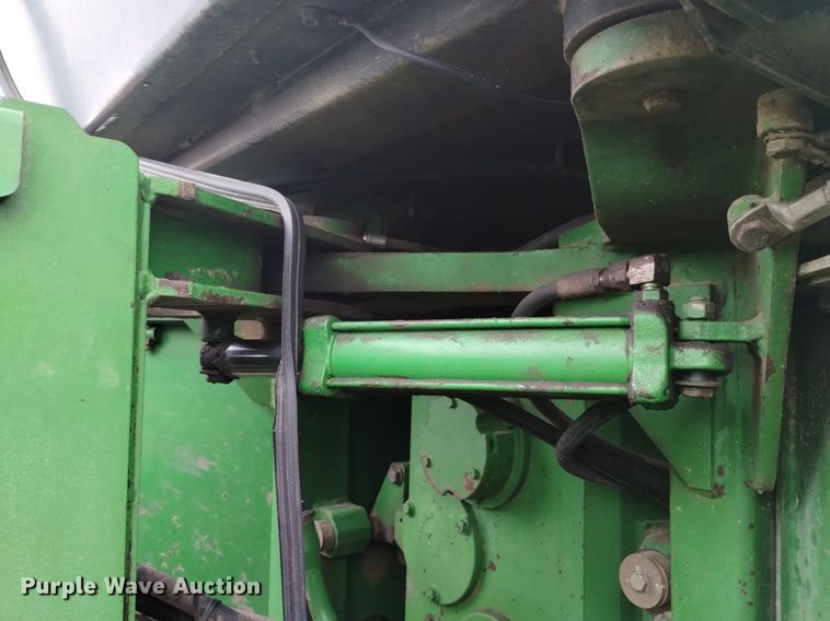 image for item DQ6021 1991 John Deere 8760 4WD tractor