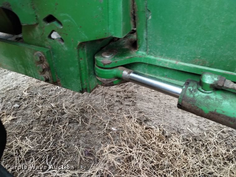 image for item DQ6021 1991 John Deere 8760 4WD tractor