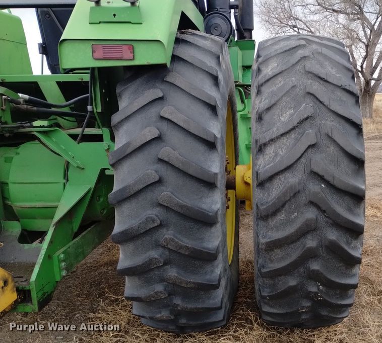 image for item DQ6021 1991 John Deere 8760 4WD tractor